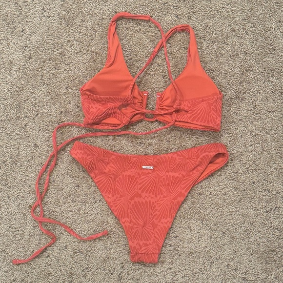 Berlook Red Jacquard Bikini Set TOP MEDIUM, BOTTOM SMALL - Picture 4 of 10